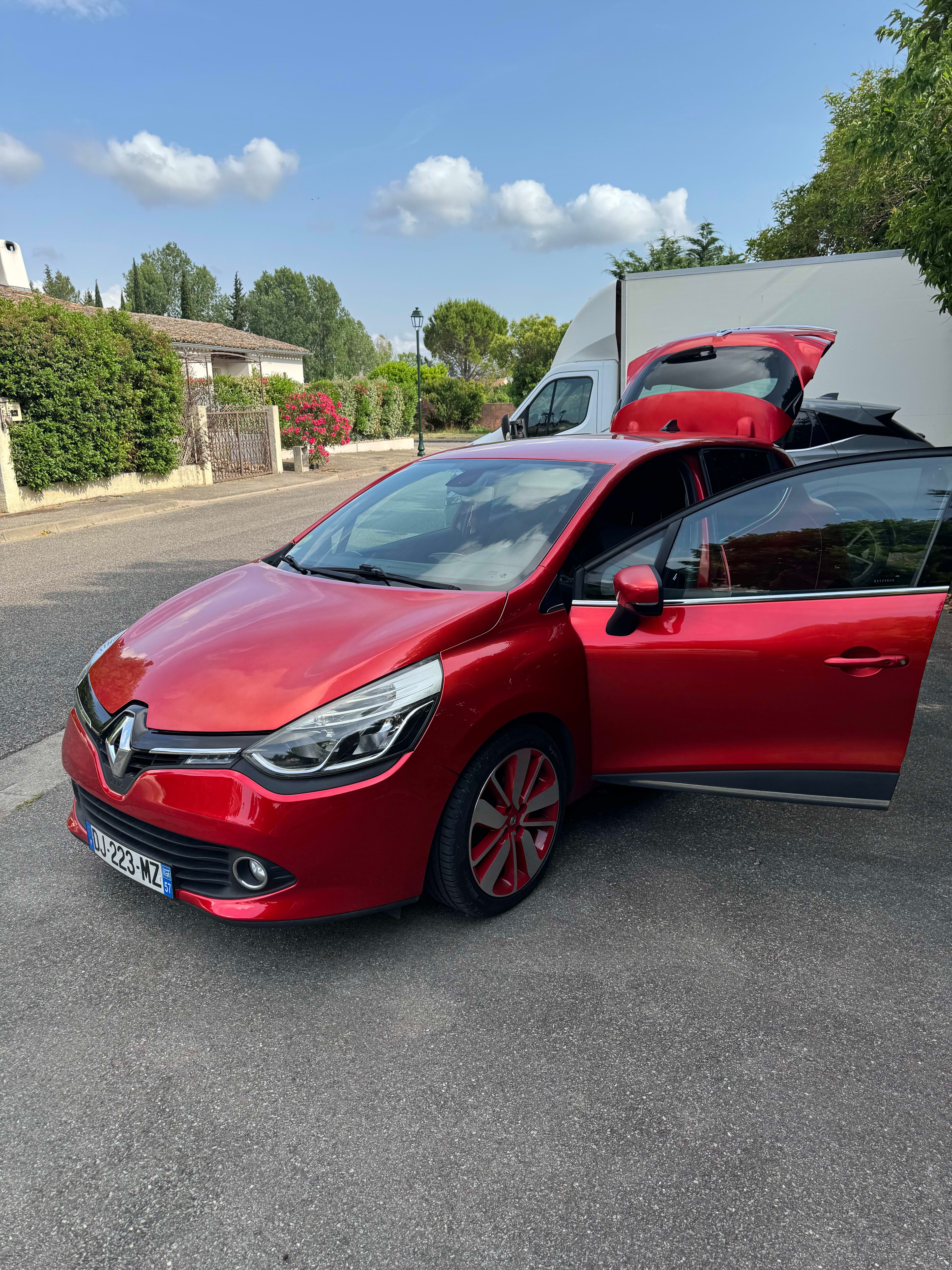 Renault Clio 5 Intens 2015 d'occasion à Saint-Andiol — 165 000 km, Diesel